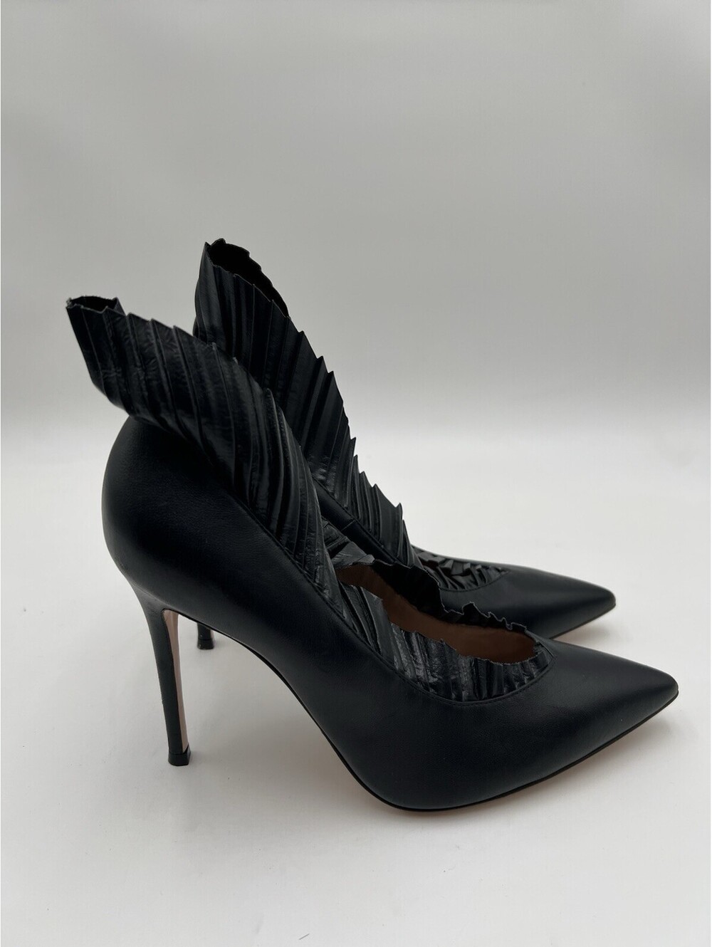Gianvito Rossi Divine 105 ruffled tulle Black Leather Point Toe Heels Size 39.5